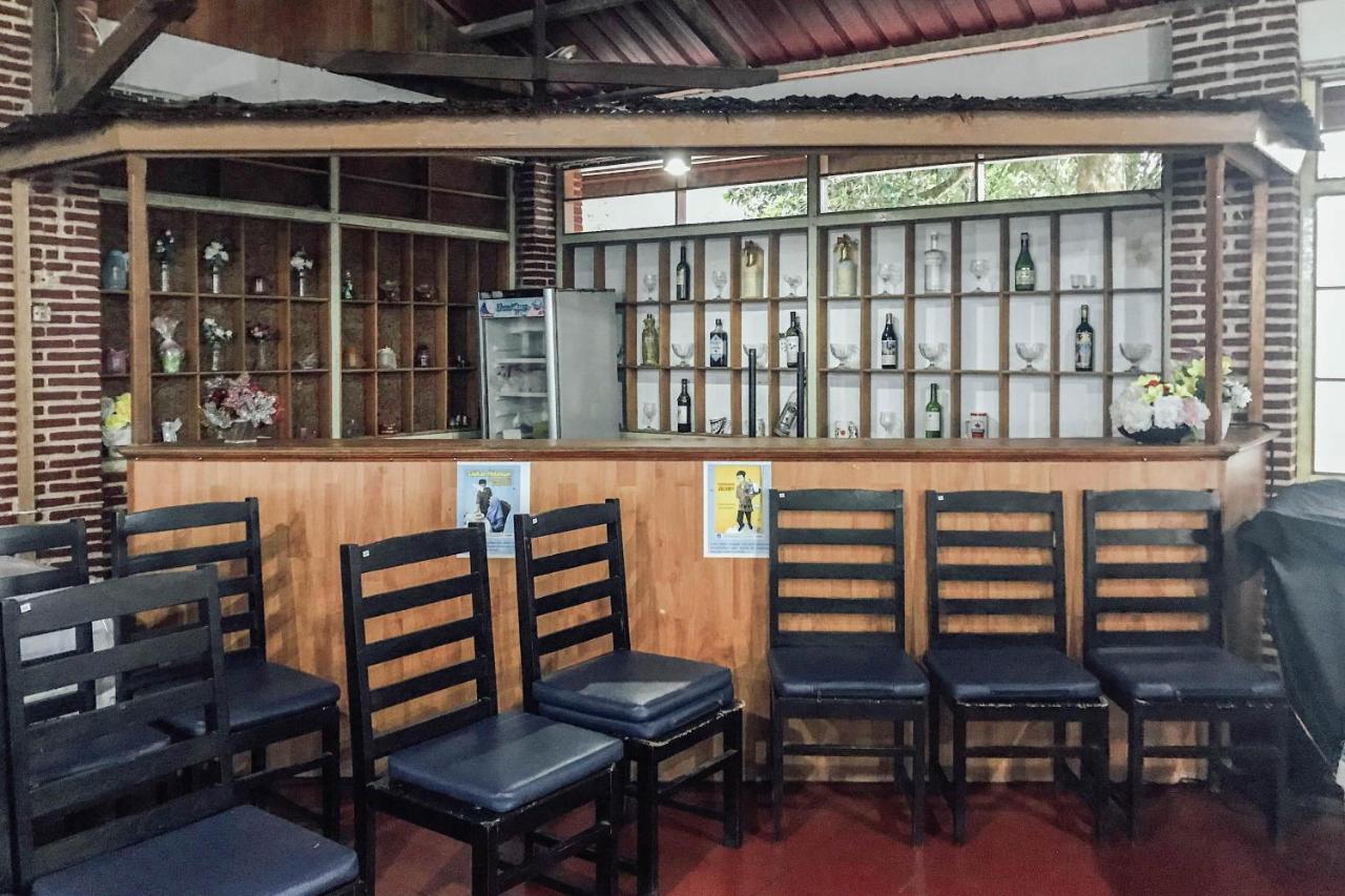 Oyo1688科林海滩酒店 安汶 外观 照片